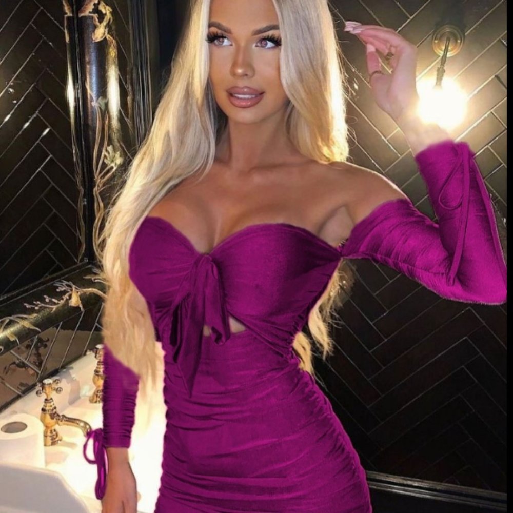 "Ciana" Ruched Dress - Picture 2 of 5